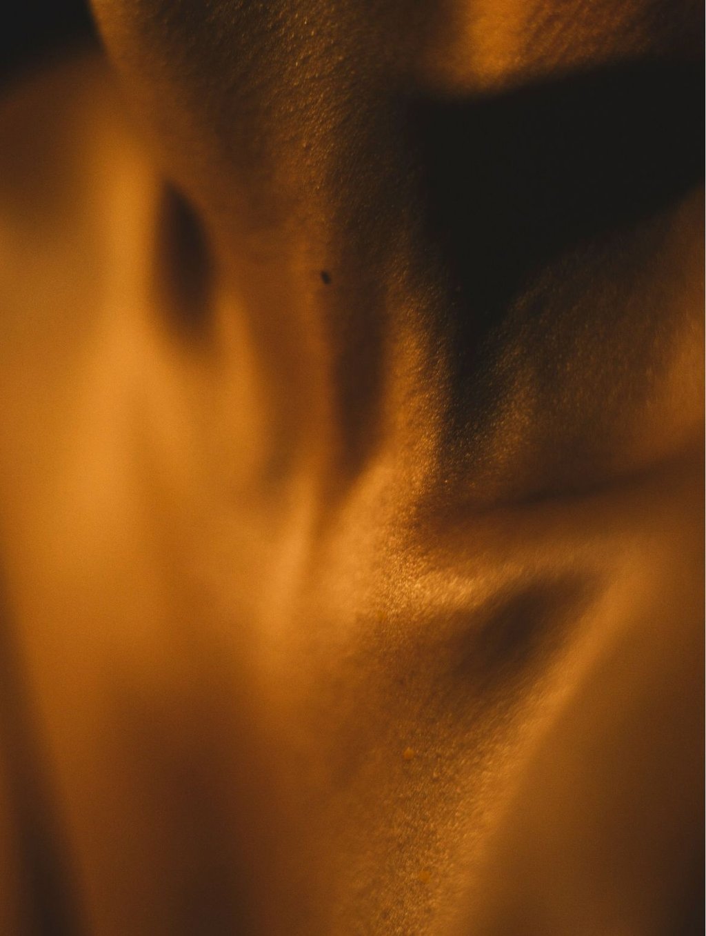 Omega 6-9 Glowing Skin Body Oil, texture