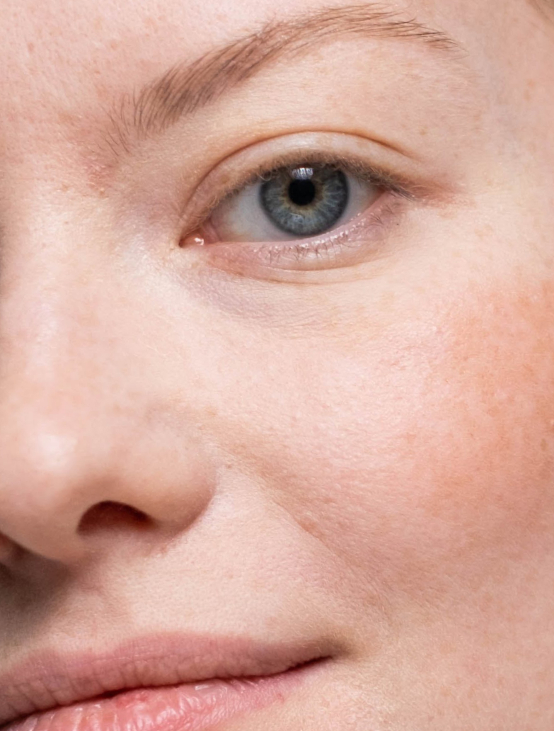 Kollagen-Boost-Serum in der Anwendung