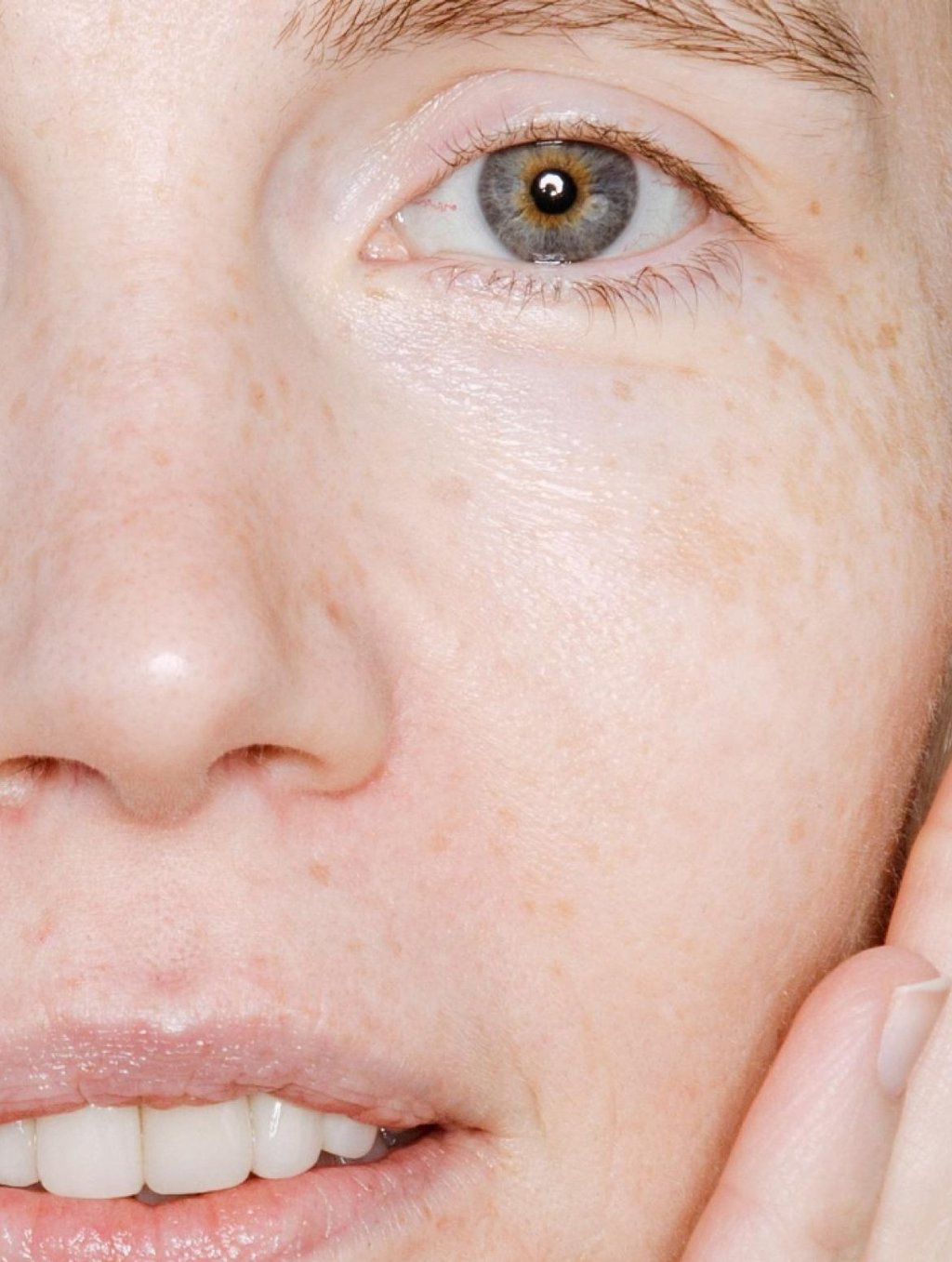 Radiant Glow Facial Wash in use