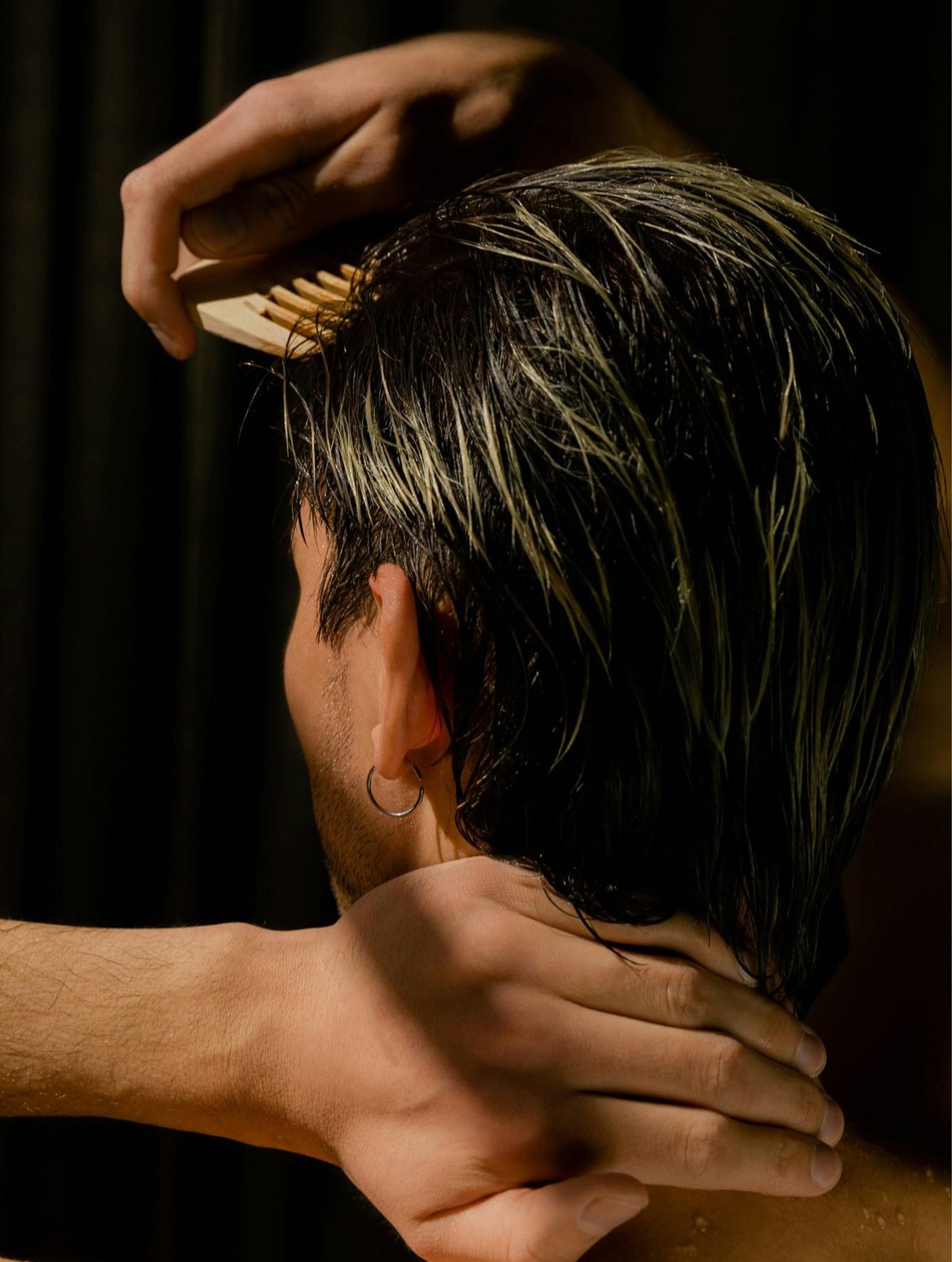 Flexible Hold Hair Gel with Plant Protein in use